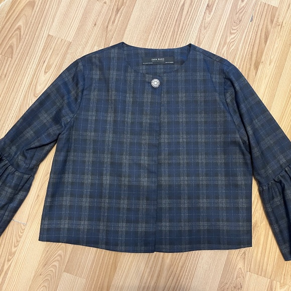 Zara "Black Watch'" (M) jacket with ruffle sleeves and rhinestone button - Picture 7 of 16